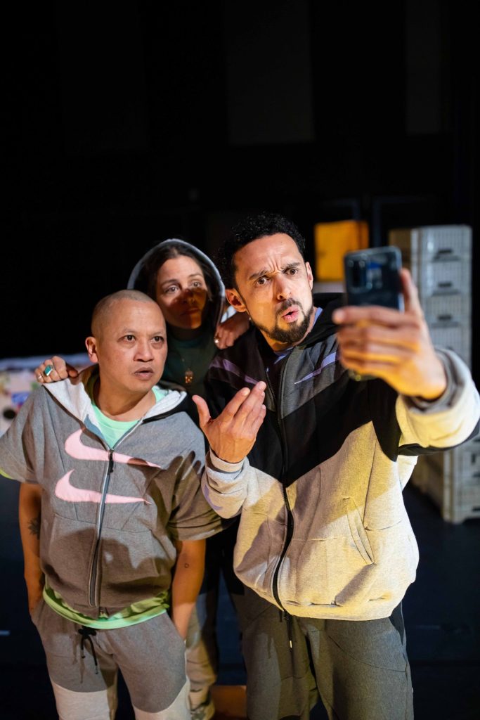 At Studio 52nd, audiences can hear what young people have to say about difficult topics. The organisation offers them a stage with the goal of working against hardening and alienation in society. (Photo: Kamerich Budwilowitz)
